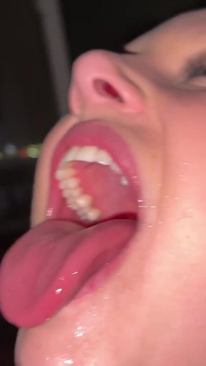 เมียแอบเย็ดเซอร์ไพรส์และควยใหญ่บนหน้าใหญ่ คลิป 1