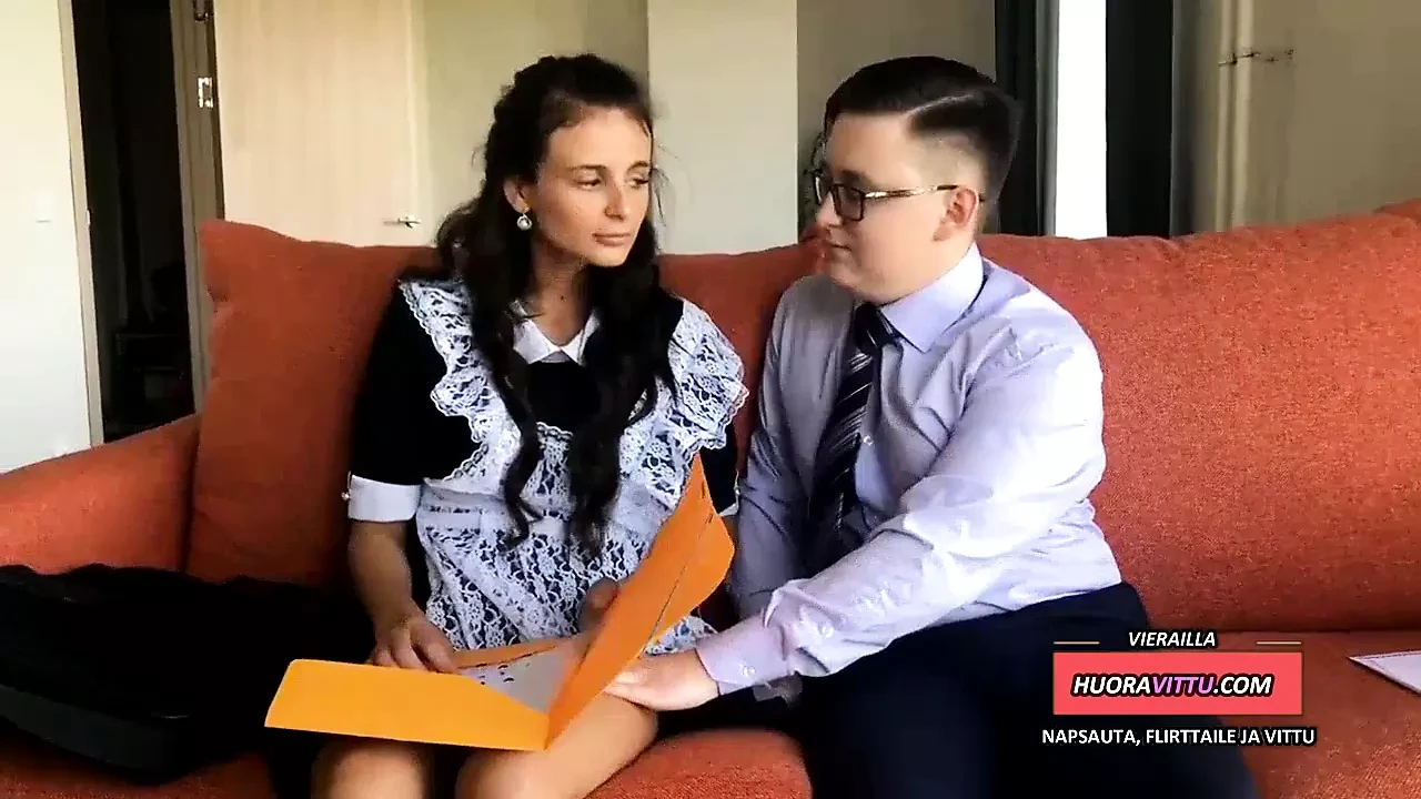 Schoolboy Vitun Nuori Tytto Koulun Jalkeen - Neitsyt Ensimma