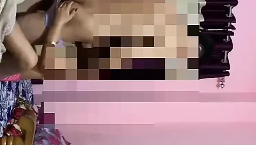 Yeni Nepal videosu. Budo ma xa maja aaiyo earkako ko budii lai daro haniyo'ya teklif ediyor. Otel odası ile komşu karısıyla
