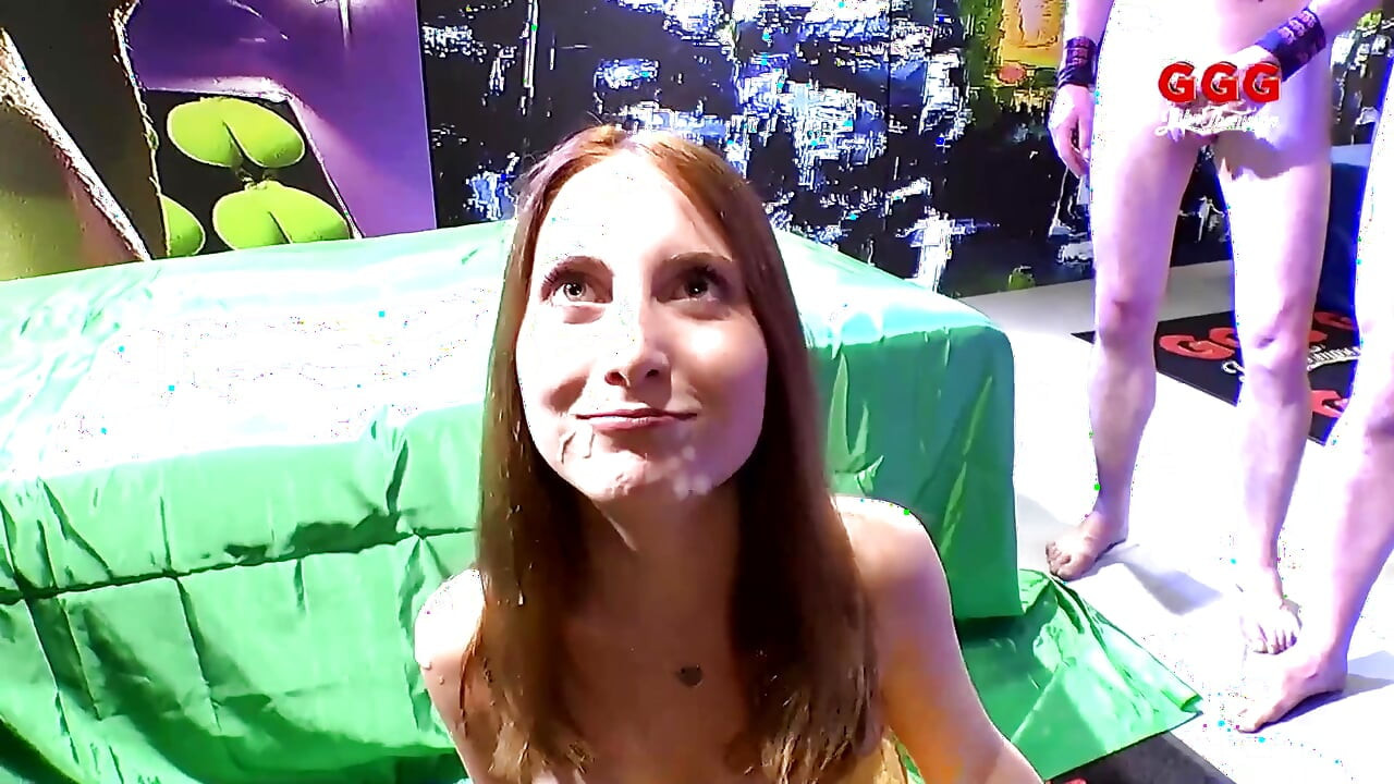 Pink-haired Solo Slut Fists Gape Pussy and Squirts in the Garden!