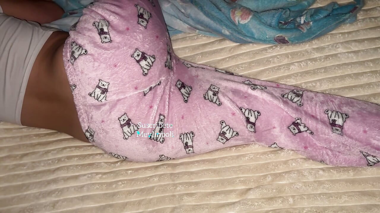 Mexican woman in pajamas fucks stepbrother instead of boyfriend