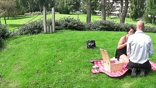 Jill Meets Her Sugardaddy Vince and Goes to A Park for A Hot Picnic!