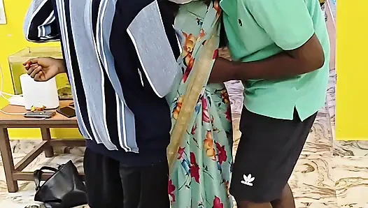 Bir öğretmen üvey babası ve üvey oğlu tarafından sikiliyor