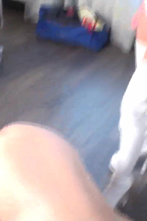 Sclavul lovit are parte de o dominantă sexy