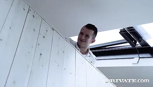 Shiofficial debüts im porno