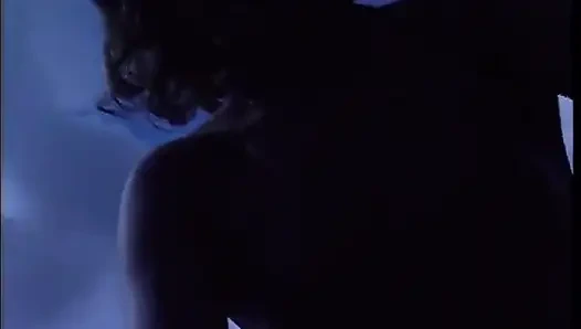 Cewek polos rambut pirang lebih suka dada berbulu