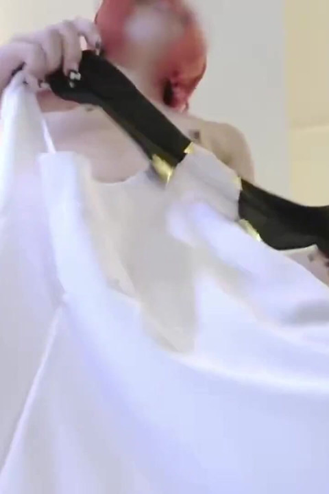 Fair-skinned Slender Beauty with a Dream Figure and Endless Legs Showed off Her Stunning Curves and Playful Charm 1st