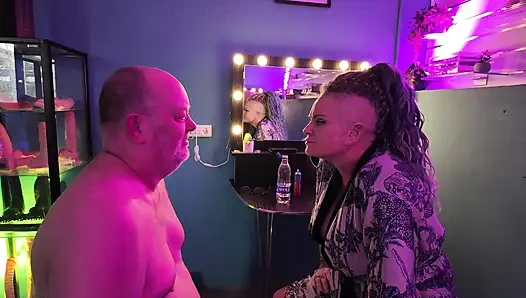 Squirting on the sissy slave