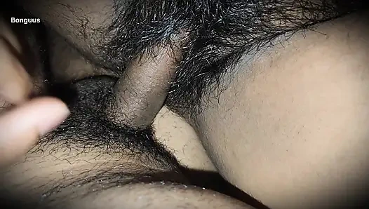 Bhabhi ke sath Soya toh bhabhi ne Raat ko lund pakad liya