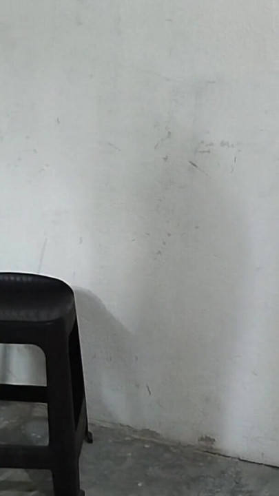 Komşumun kocamla sevişmesini sağlıyorum ve sonunda güzel bir üçlü ilişki yaşadık, ta ki popolarını sütle dolu bırakmayana kadar | Klip 2