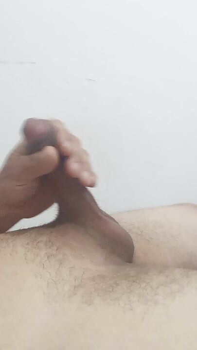 In the middle of the night Oscarcor01's cock gets very hard and he wakes up to discharge all the milk. Oscarcoronado86