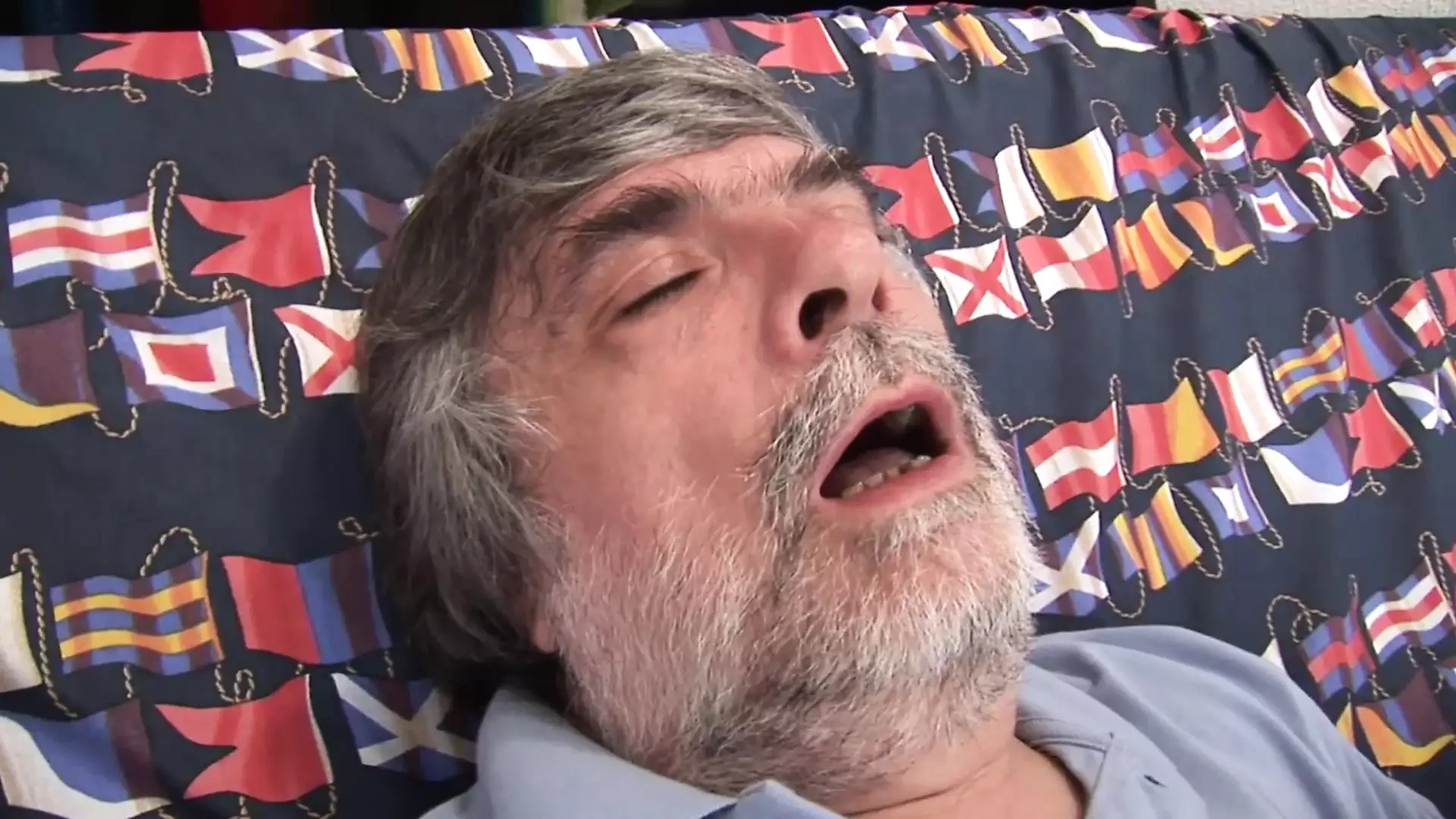 Nevaljali očuh u kući!