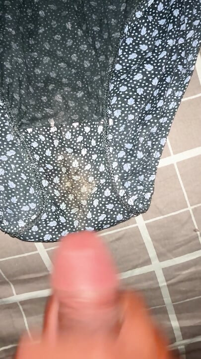 Jag jagar min jungfru styvsyster extrema smutsiga underkläder