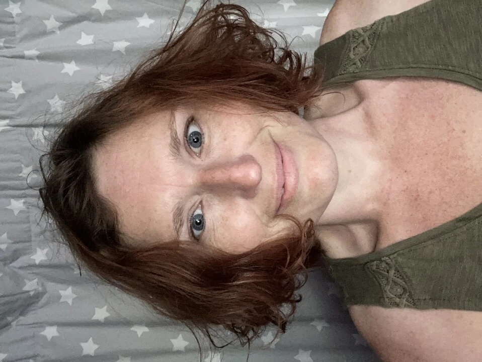 Meg kellett volna hamisítanom? ahelyett, hogy valódi és sebezhetővé válna?
