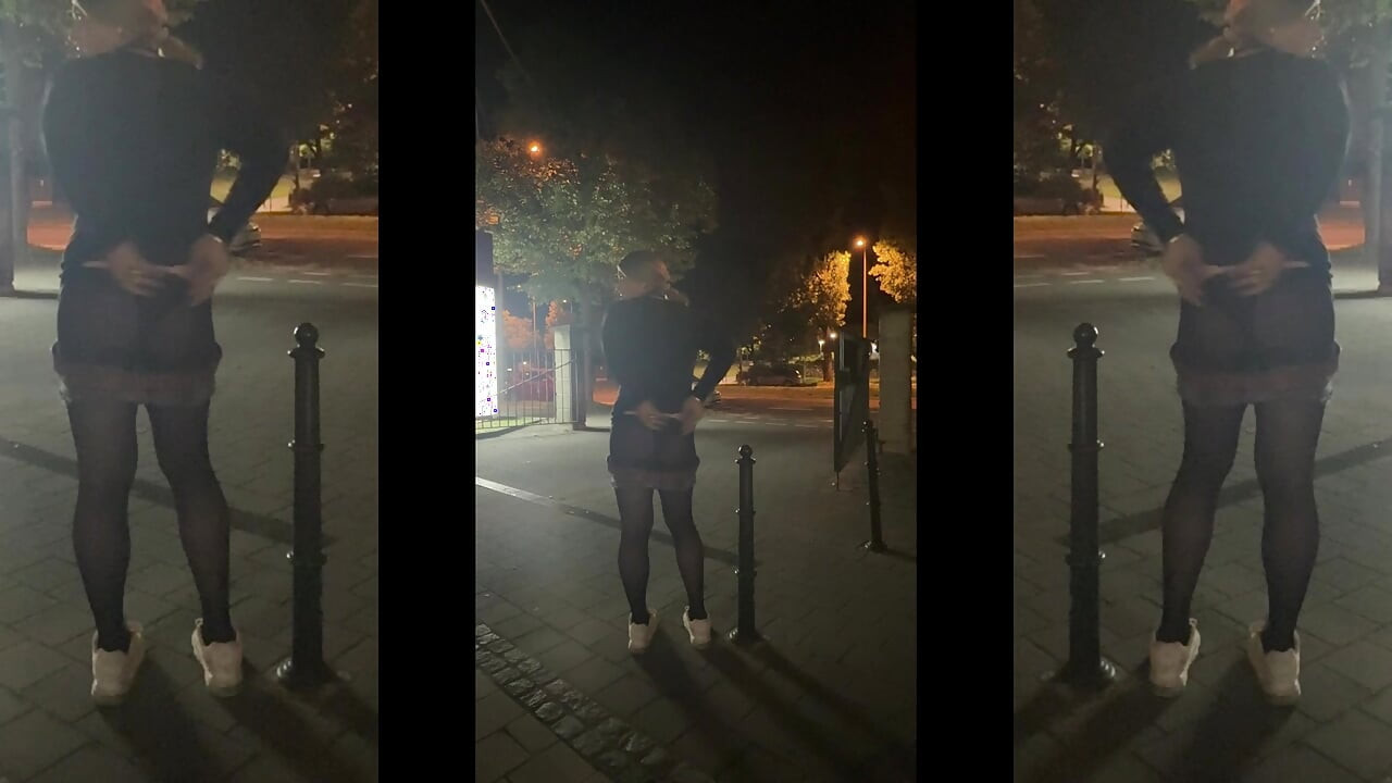 Sissy riding dildo outside