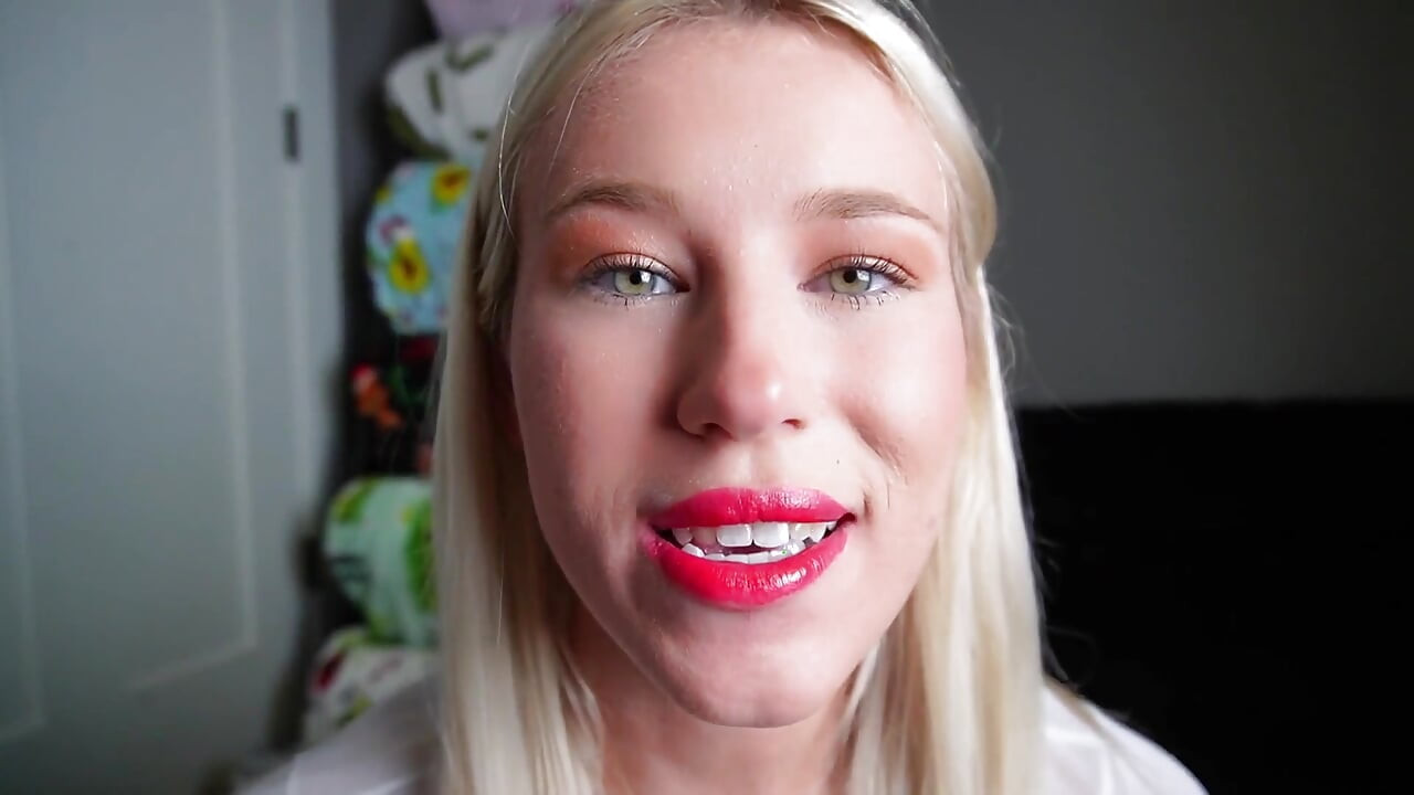 Целувки с червено червило