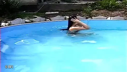 Joha'nın arka bahçede götüne şaplak atma eğitimi