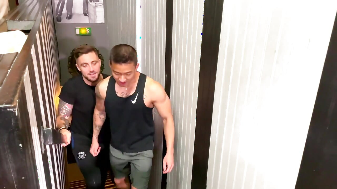 Mathieu Ferhati and Dimitri Venum go deep in a slut's ass