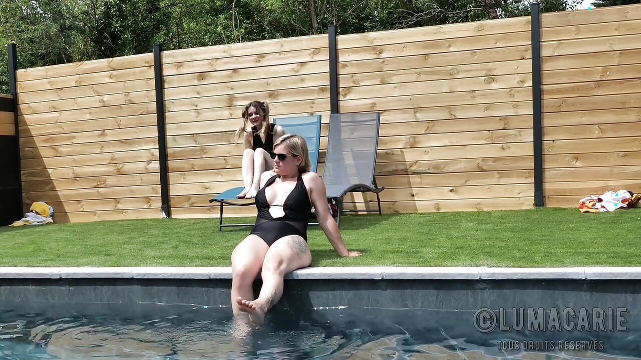 Marie Lumacarie Se Folla El Cinturón Del Consolador a Su Novia Gato En Mini