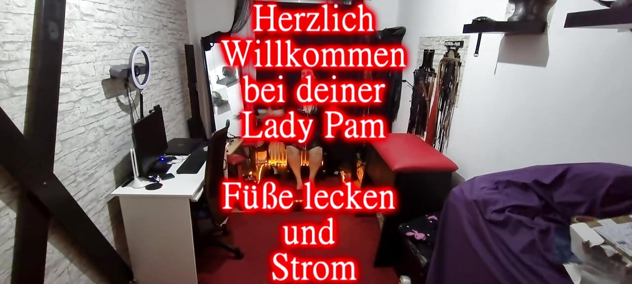 Dominant MILF Strap-on Pounds Gimp Submissive Deep