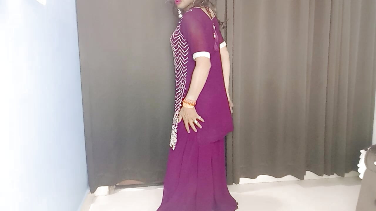 Hot Indian dress wearing lehnga and tit bra panty and