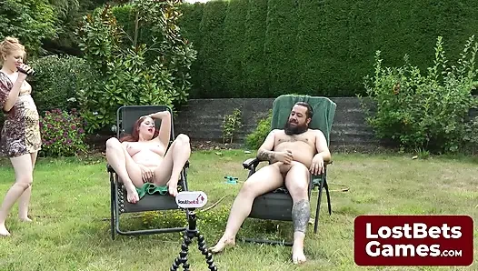 Игра-раздевание памяти с игроками неоднократно соответствует их собственной одежде