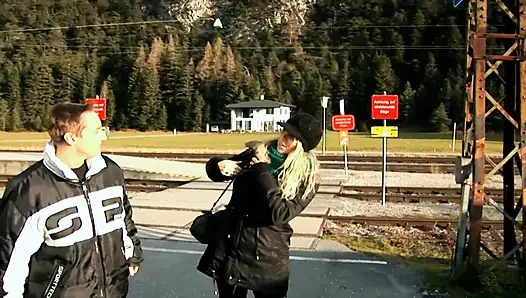 Cewek cantik rambut pirang asal perancis yang suka mainin memeknya