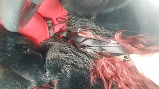 Người lái xe điếm là chảy nước và thô lỗ