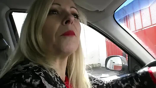 Süße blonde reife in meinem auto gefickt 4935 2