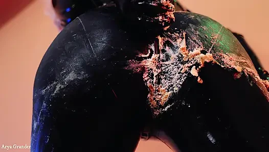Sexy latex fetish video birthday cake splosh!