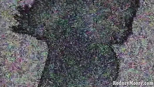 Riesige gesichtsbesamung auf hübschem schwarzem gesicht, retro 90er ebenholz