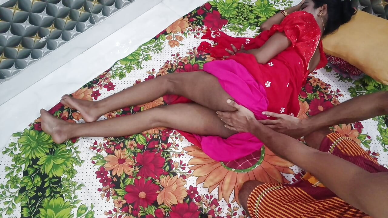 Indian Bhabhi Red Traditional Dress Intimate Sex with Devar - Homemade