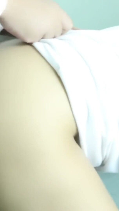 A female student inserts her and gets in the ass. | Clip 1