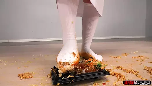 School Lunch Mess - misaki okina lagi asik mainin