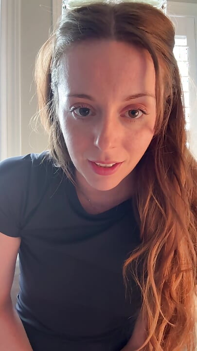 Hottie in Glasses Tells You How to Stroke!