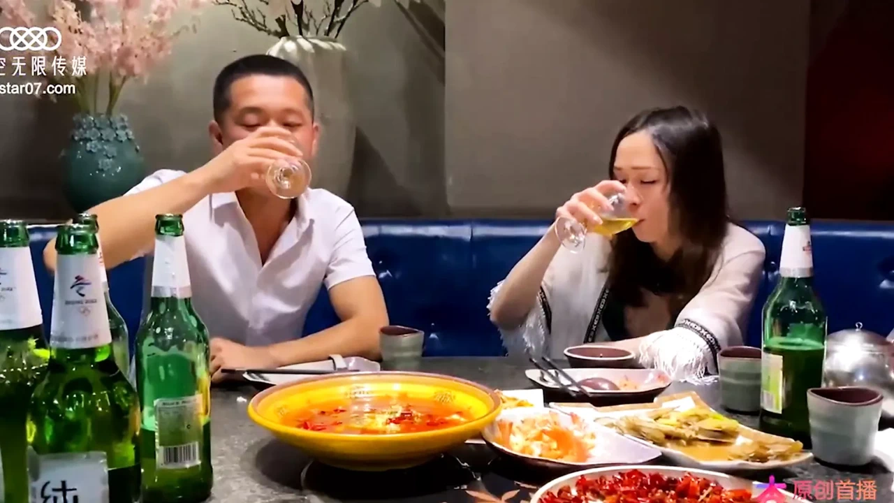 亚洲Tinder人妖被干 谢谢中国的一切