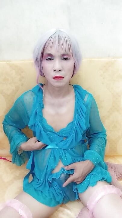 Oanh Le transseksualna ubrana w seksowne porno anal anal przyjemność do góry