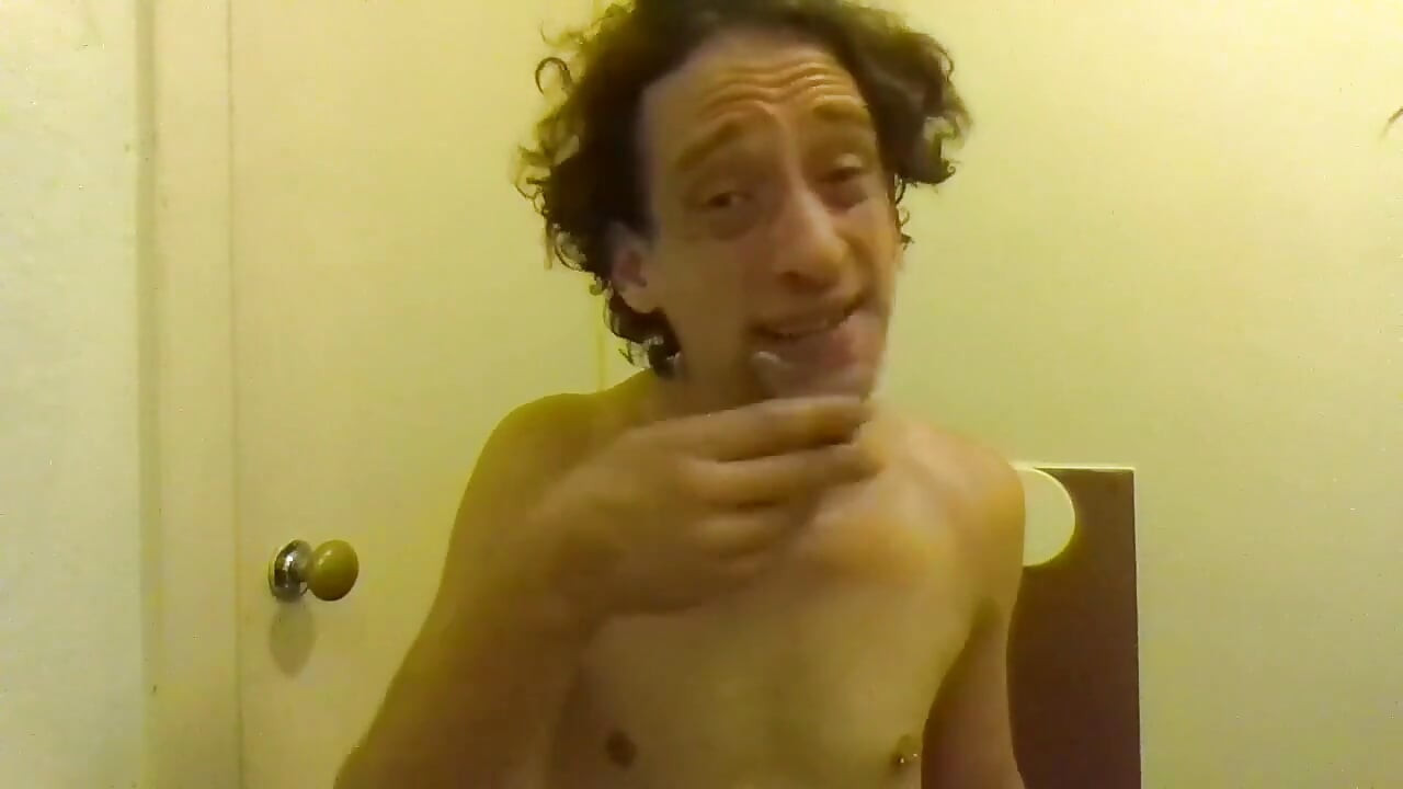 Vidéo du mois d’un fan club fétiche de rasage de visage - août 2021