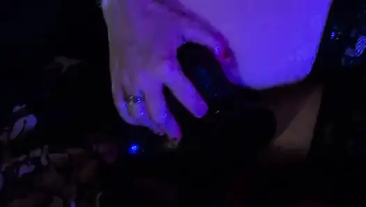 Двойной Дилдо Большого Черного Члена Со Спермой На Пальцах Ног В Конце!