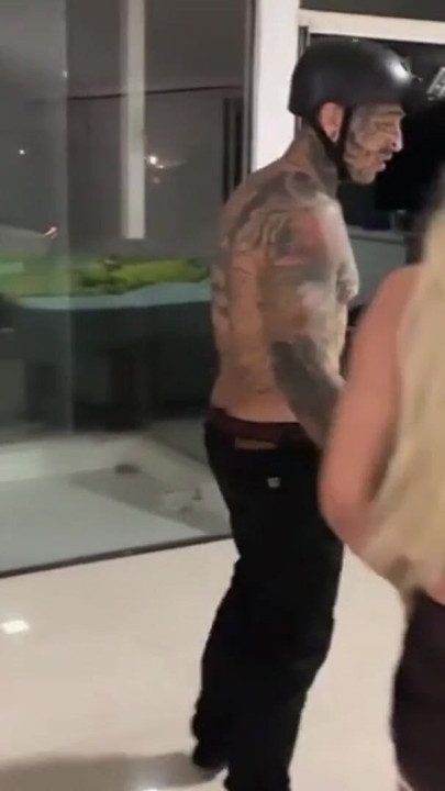 ปาร์ตี้อีตัว | คลิป 1