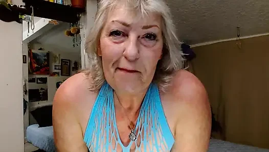 1427 Sexy American GILF Dawnskye Shows off Her Romper