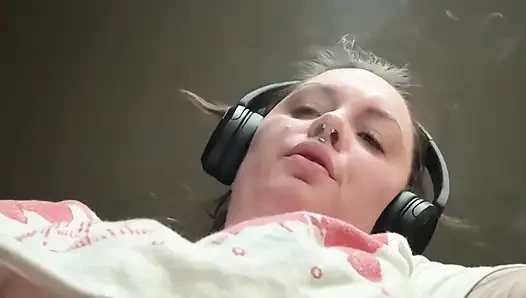 Pemandangan kemejaku sambil merokok