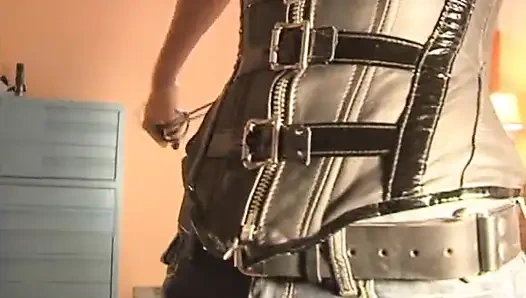 Jeans domme 2 si cewek domba dengan korset mengajarimu seks bondage kontol