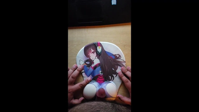 SoP Cumming on my d.Va Mousepad