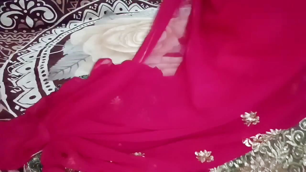 Beautiful bhabh cool band kamre mein Gori bana Kar choda