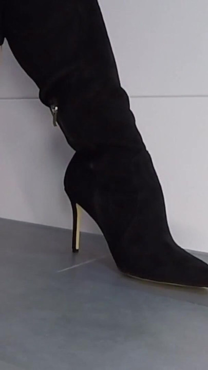Zapanjujući trenutak iz "Crossdresser u visokim potpeticama hands-free orgazam prostate, svršavanje"