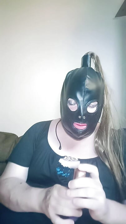 Stephanie-Nicole tries her hands as a sex toy reviewer