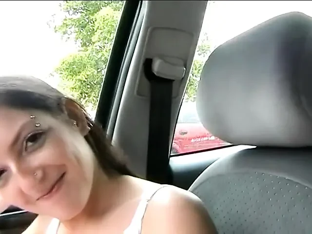 Italian teen fingers her pussy for a solo sex moment