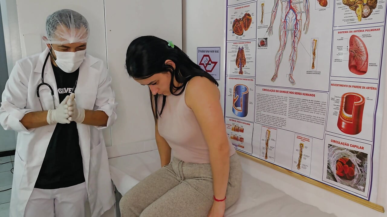 Gynecologist Makes Patient Orgasm During the Exam!