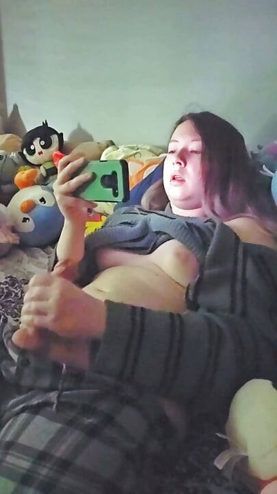 Trans Girl Masturbating to Porn